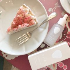 白草莓亮颜美白保湿精华液